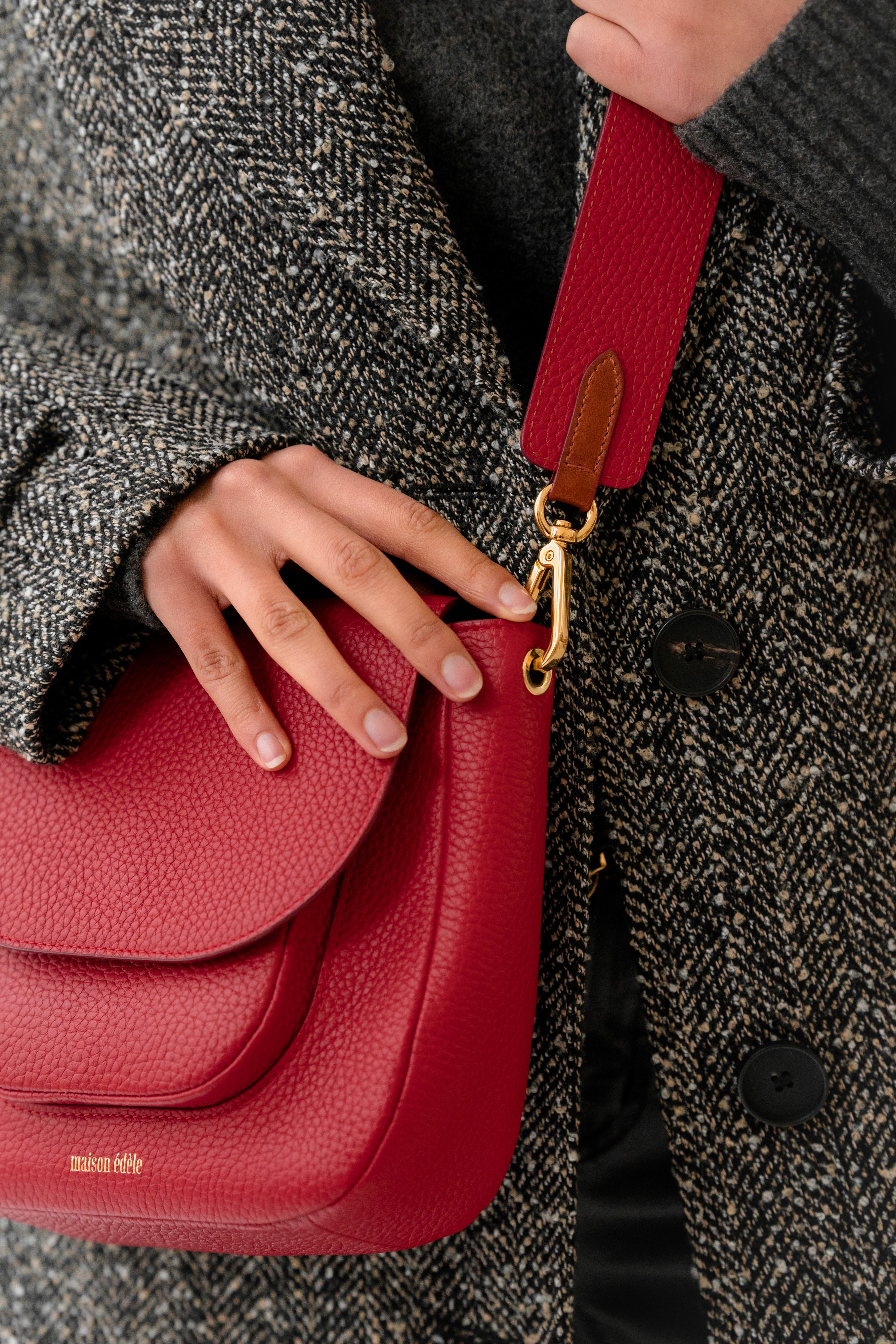 Edèle Red Kisses, Wide Shoulder Bag Red Kisses and Camel