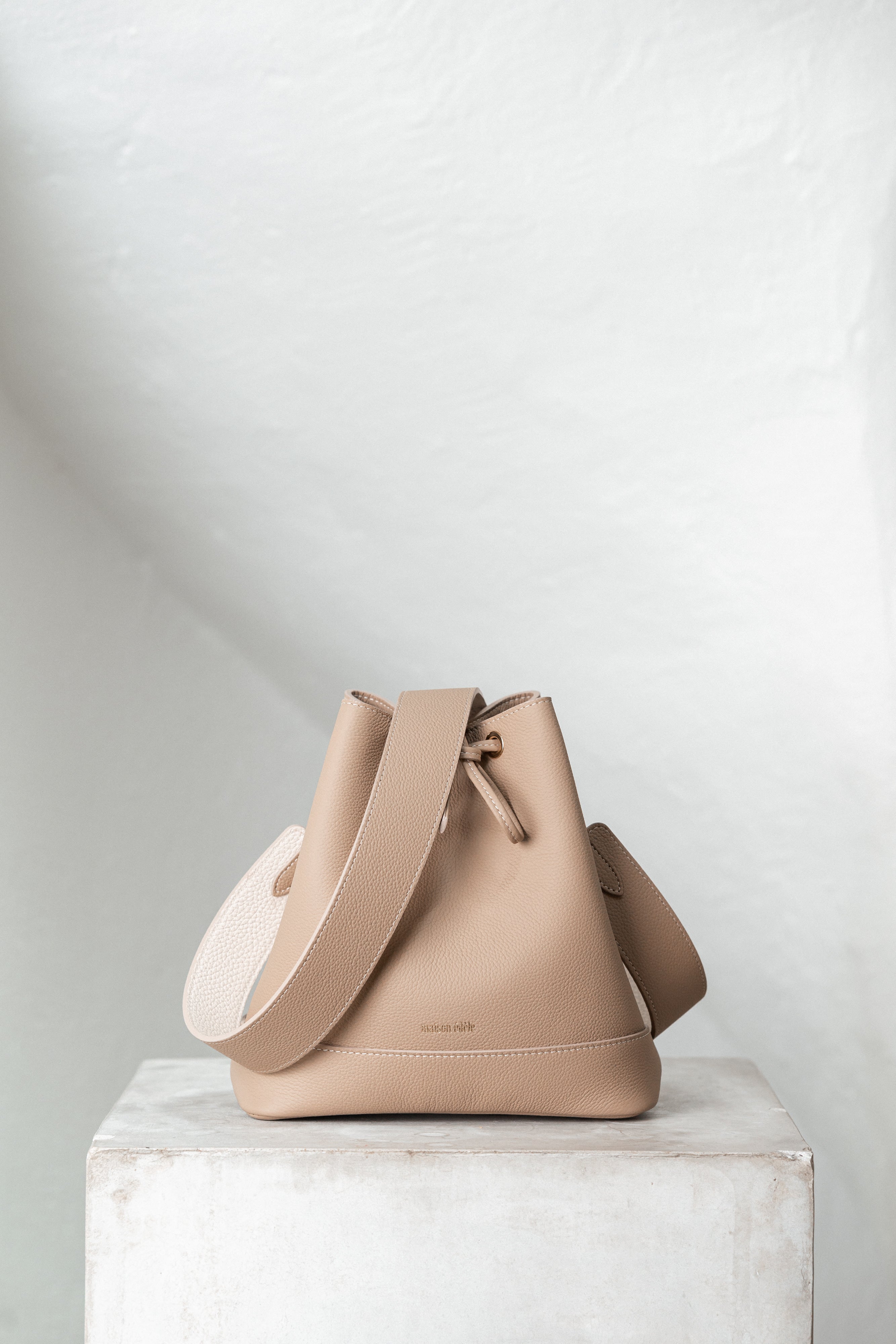 Cléome Mocha Glacé, Bandoulière Large Mocha Glacé et Ice Latte