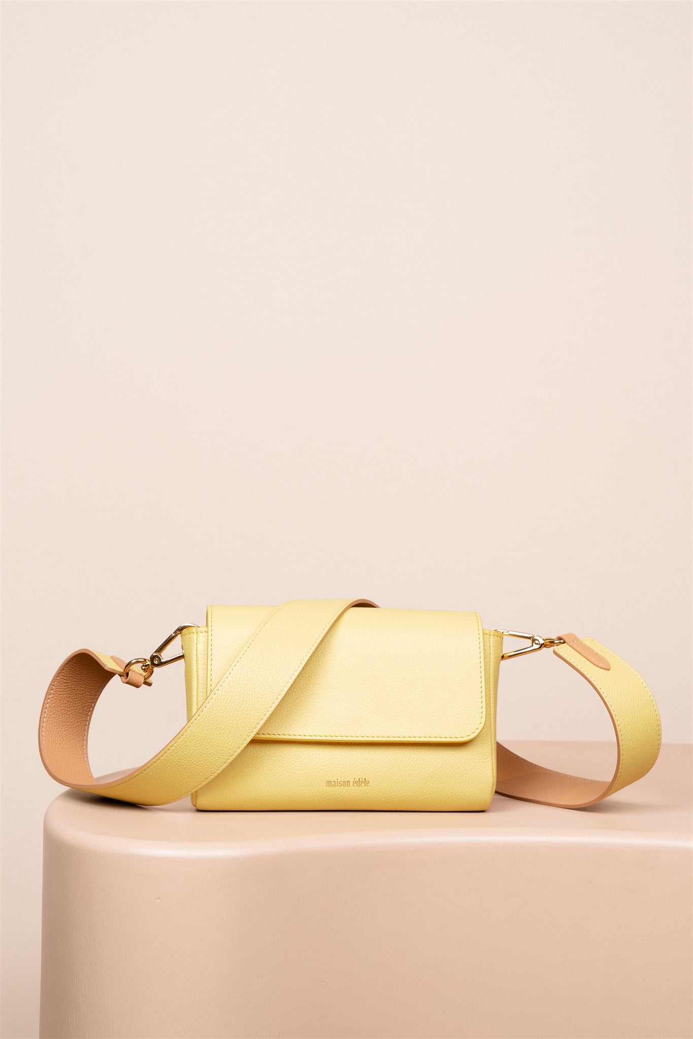 Iris Mimosa, Bandoulière Large Mimosa et Sable Chaud