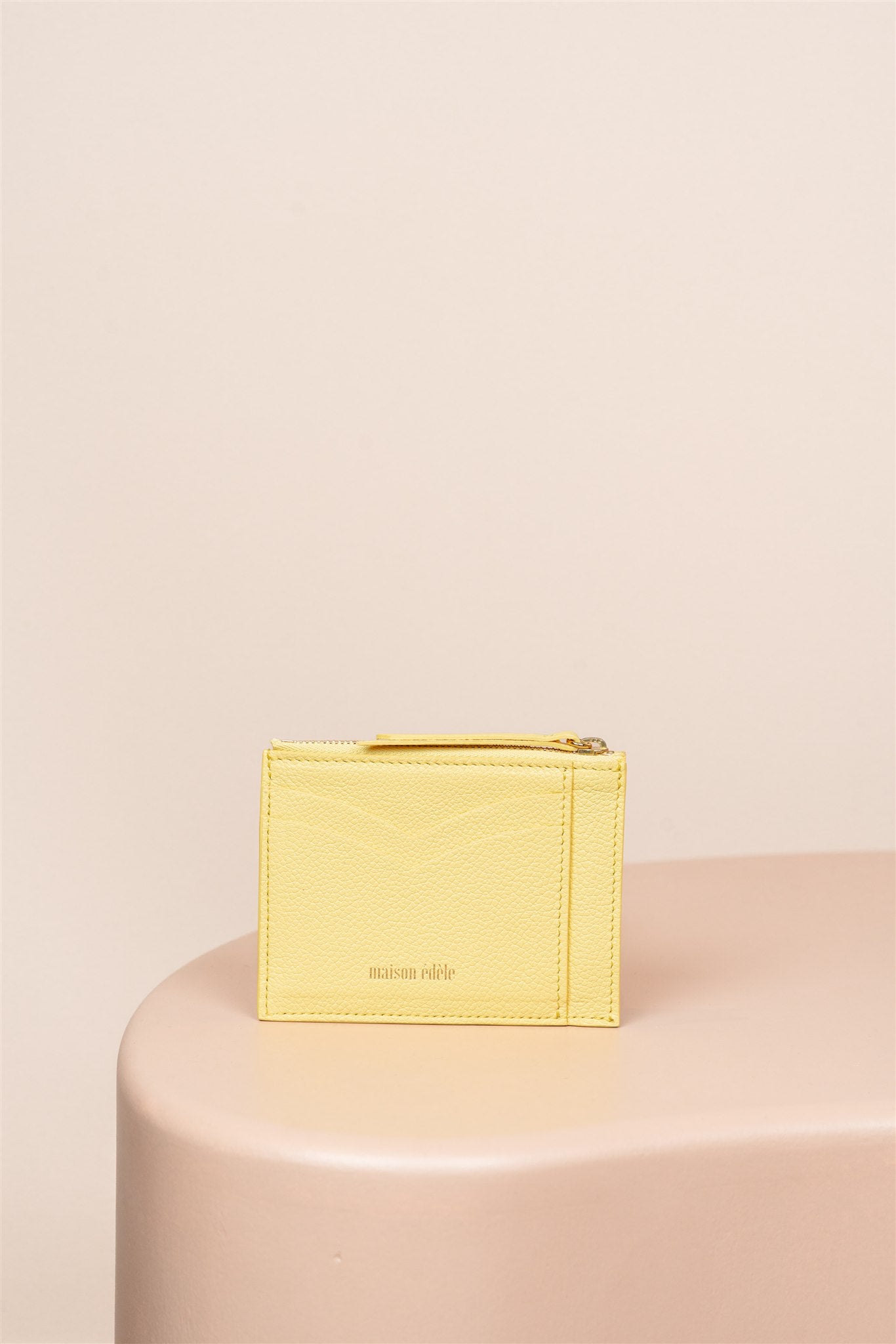 Portefeuille Zippé, Mimosa