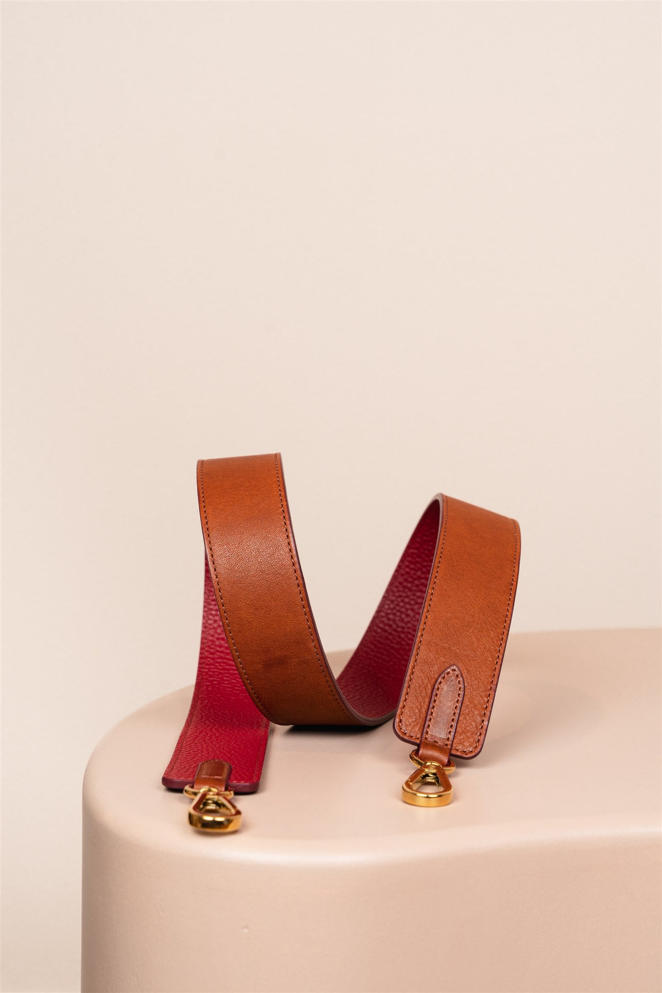 Cléome Red Kisses, Wide Shoulder Bag Red Kisses and Camel