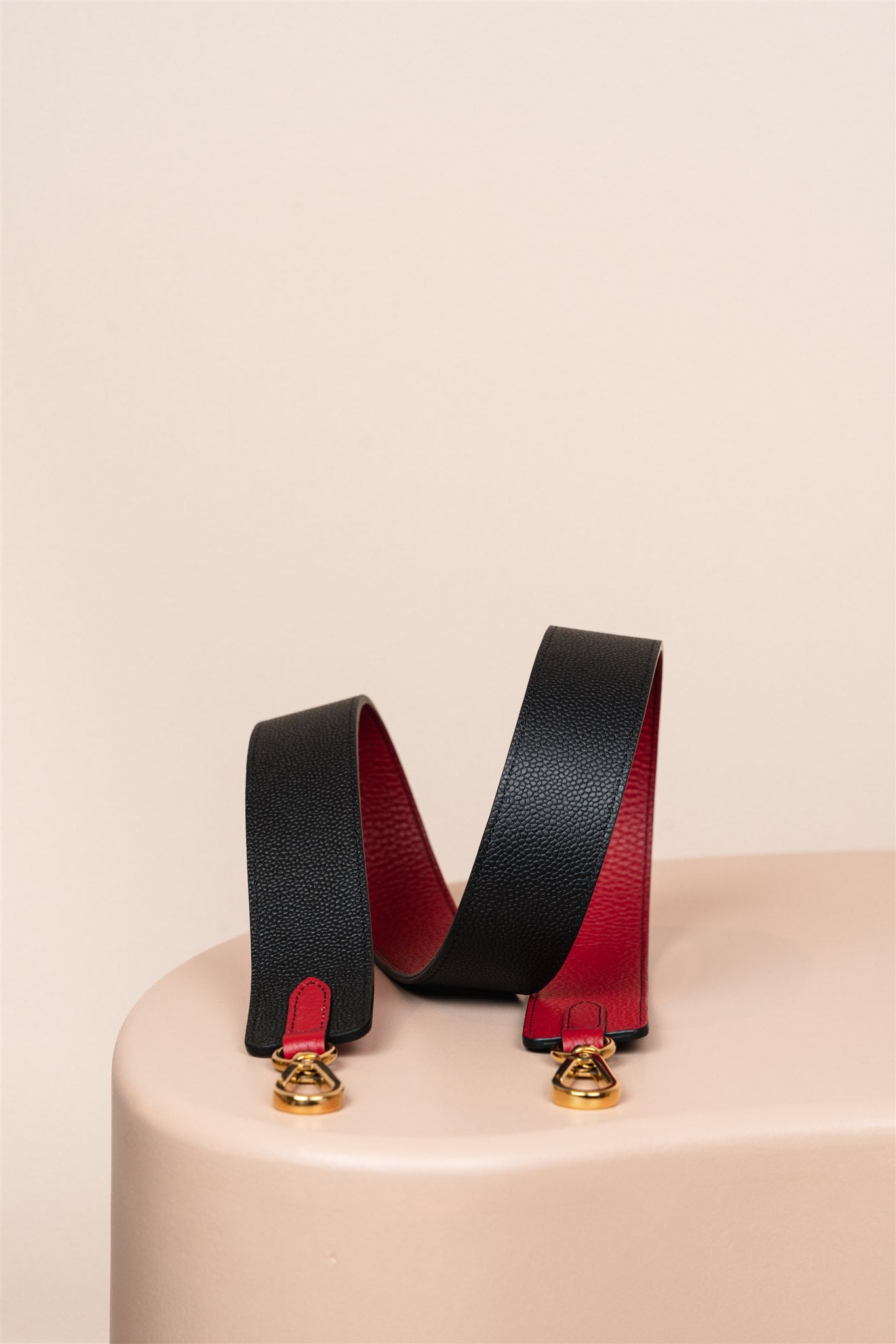 Cléome Red Kisses, Wide Shoulder Bag Red Kisses and Black Caviar