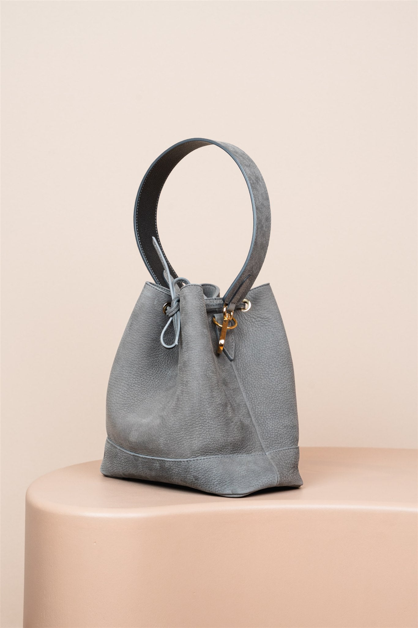 Cléome Gris Nubuck, Poignée Gris Nubuck et Noir Caviar