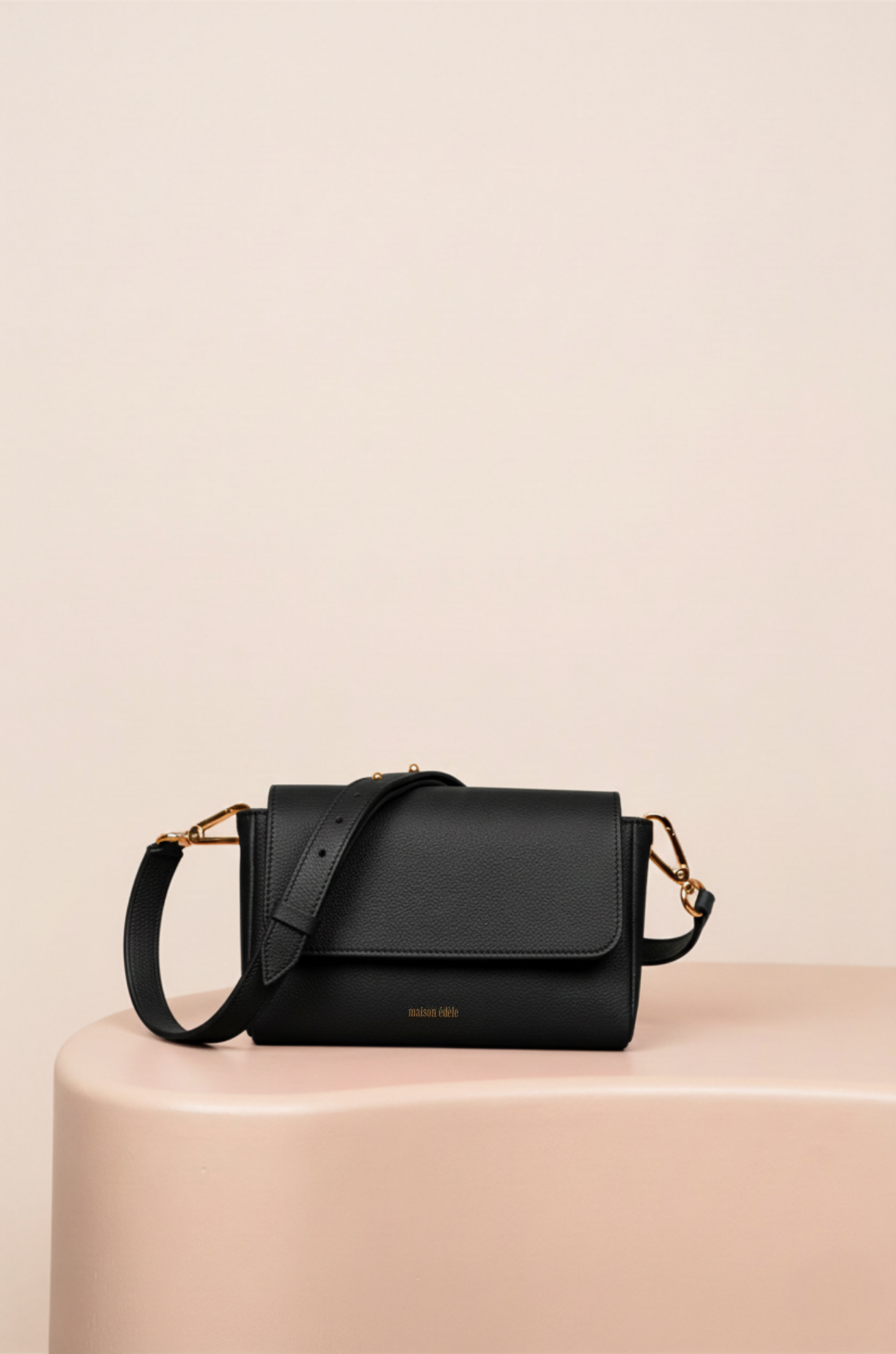 Iris Noir Caviar, Ceinture Noir Caviar