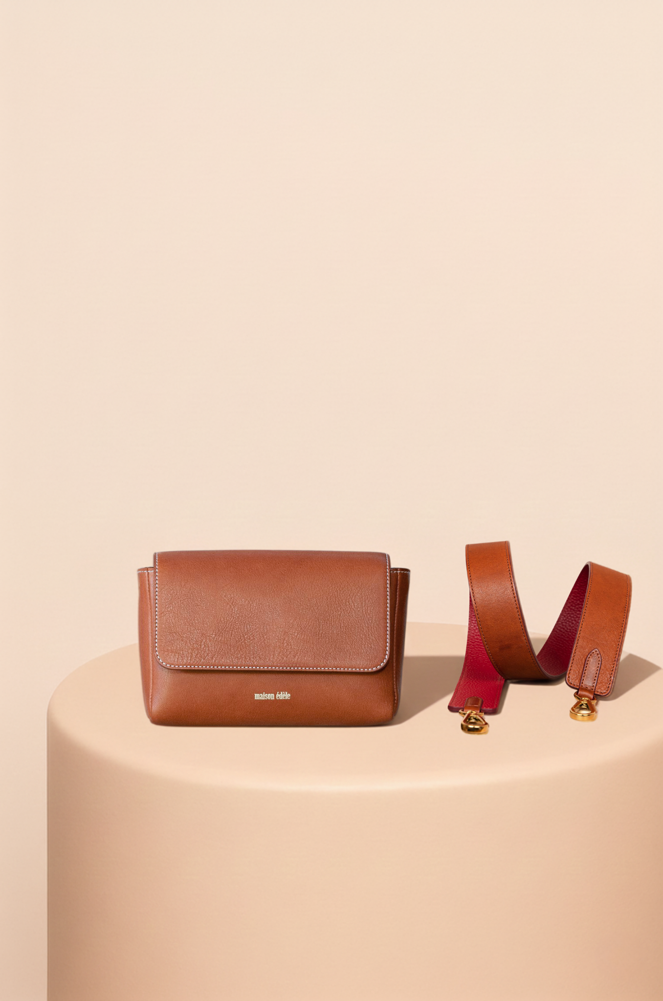 Iris Camel, Bandoulière Large Camel et Rouge Bisous