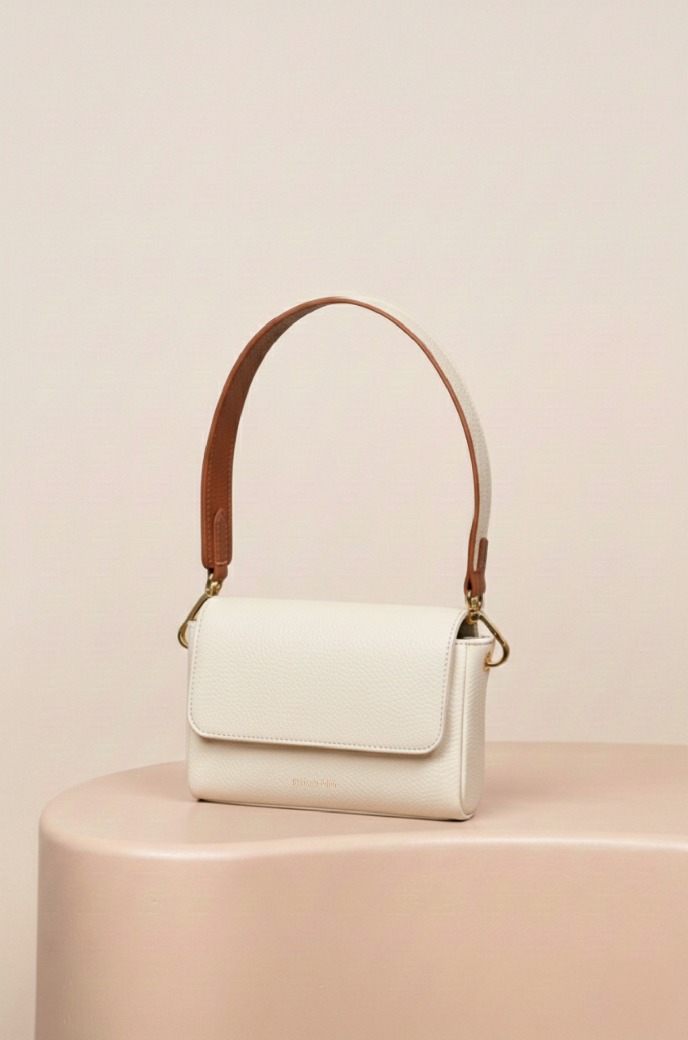 Iris Iced Latte, Iced Latte Handle and Camel