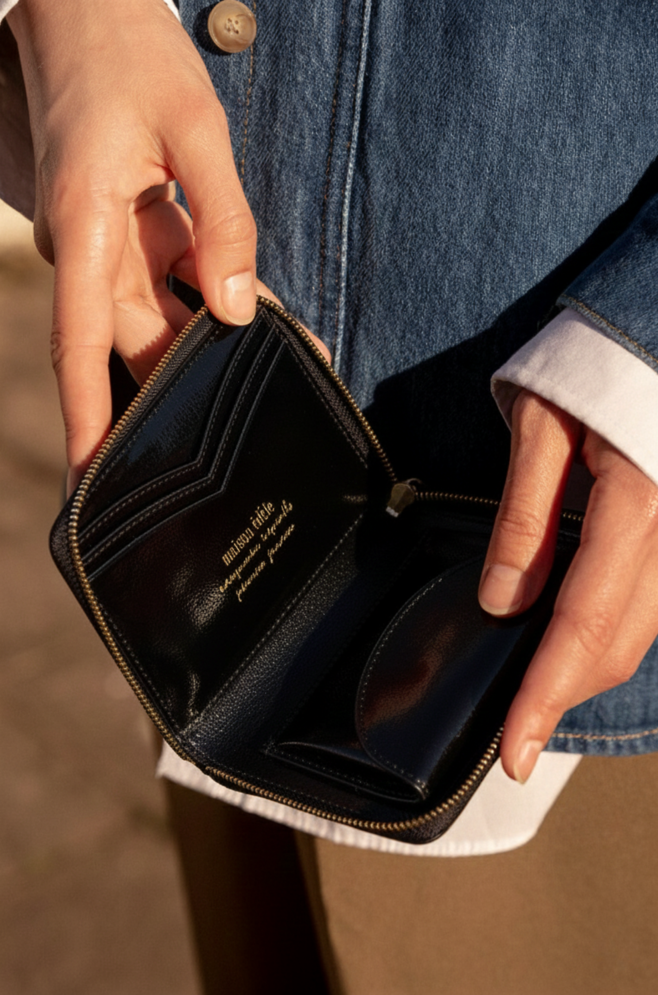 Portefeuille Compact, Noir Caviar Brillant