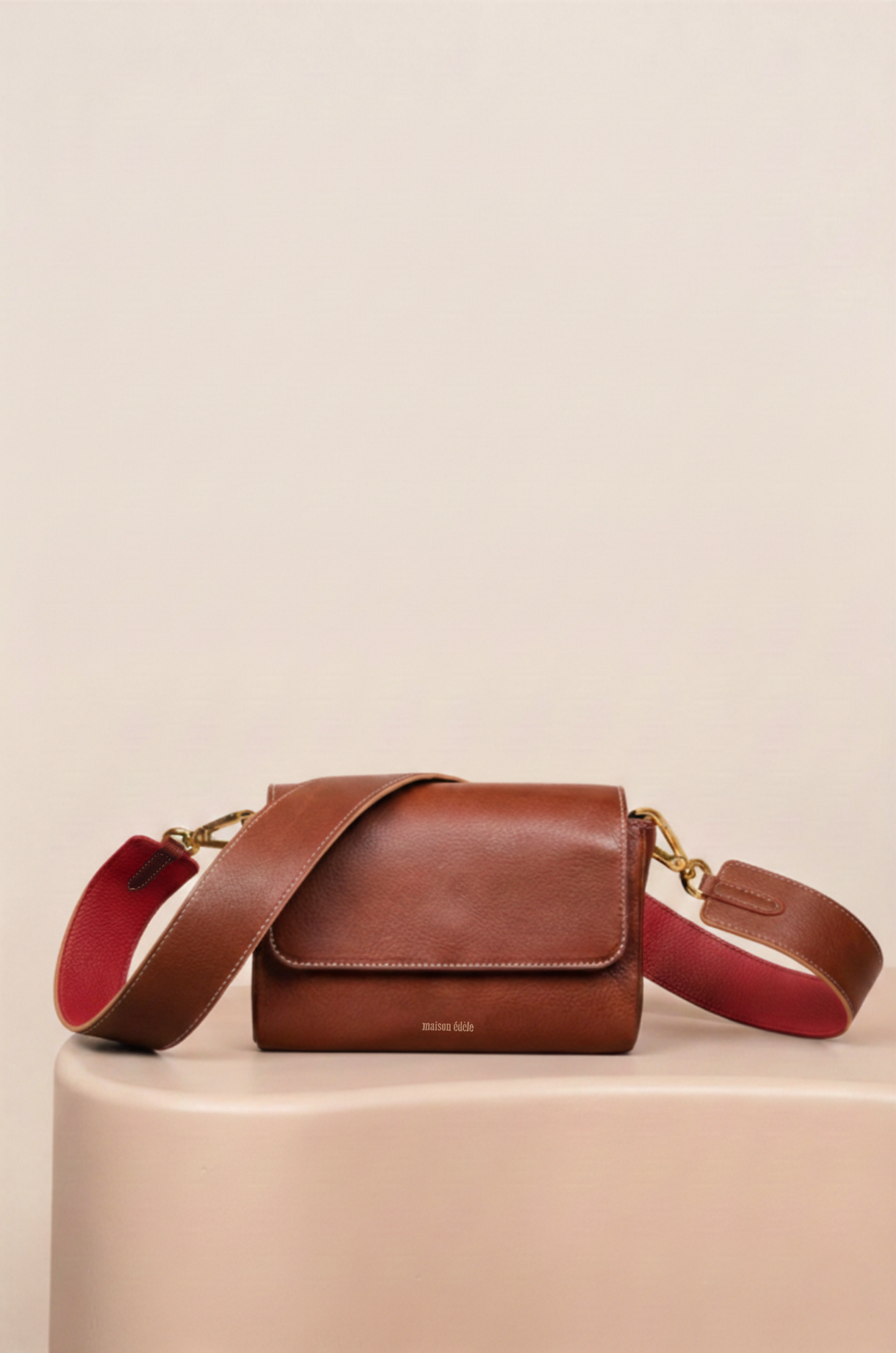 Iris Camel, Bandoulière Large Camel et Rouge Bisous