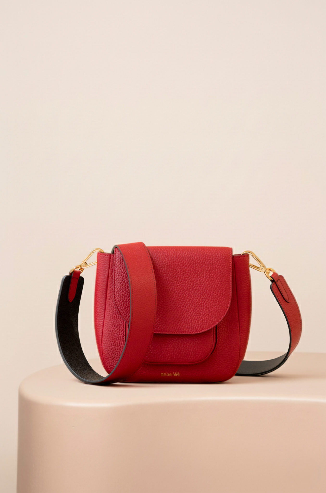 Edèle Red Kisses, Wide Shoulder Strap Red Kisses and Black Caviar