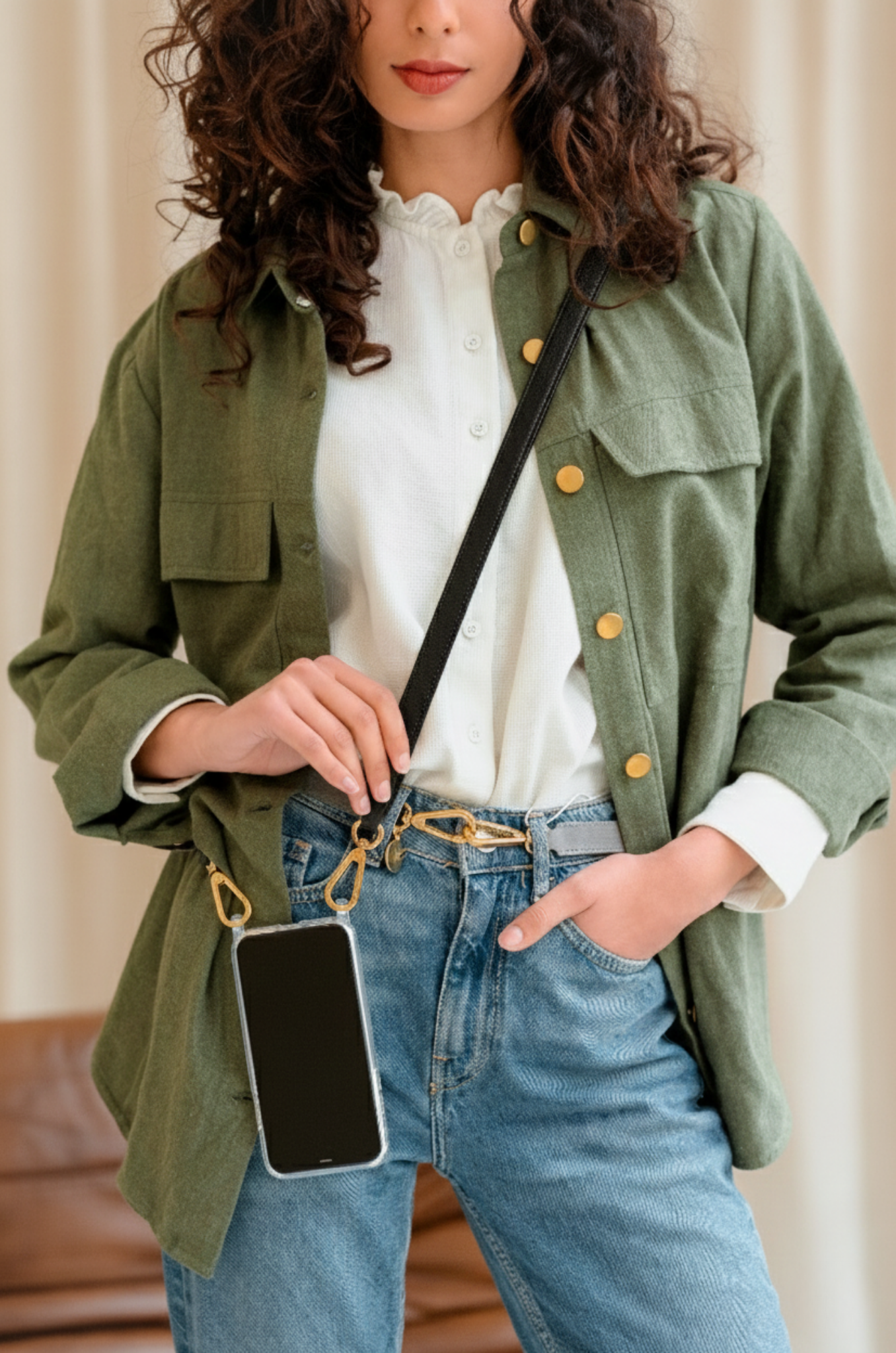 Slim shoulder strap, glossy caviar black