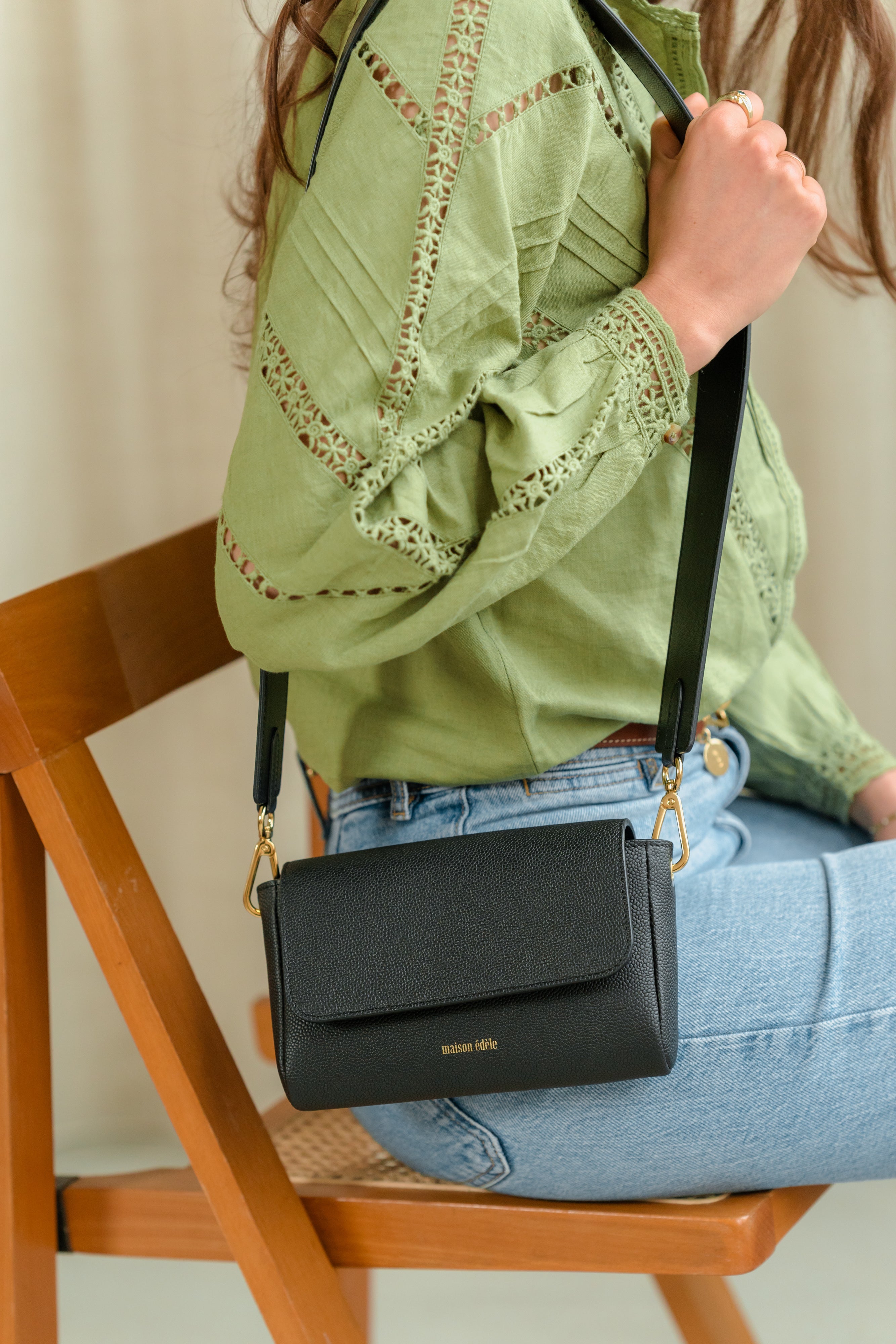 Iris Caviar Noir, Bandoulière Large Caviar Noir