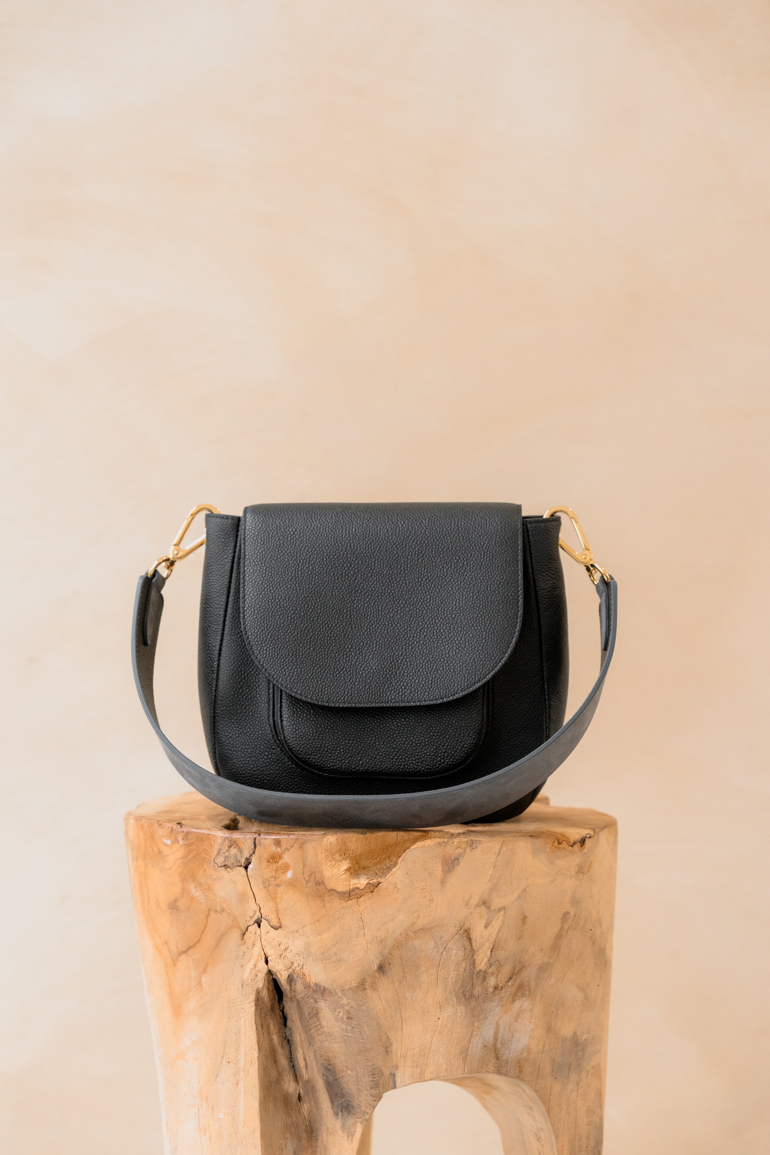 Édèle Noir Caviar, Poignée Noir Caviar et Gris Nubuck