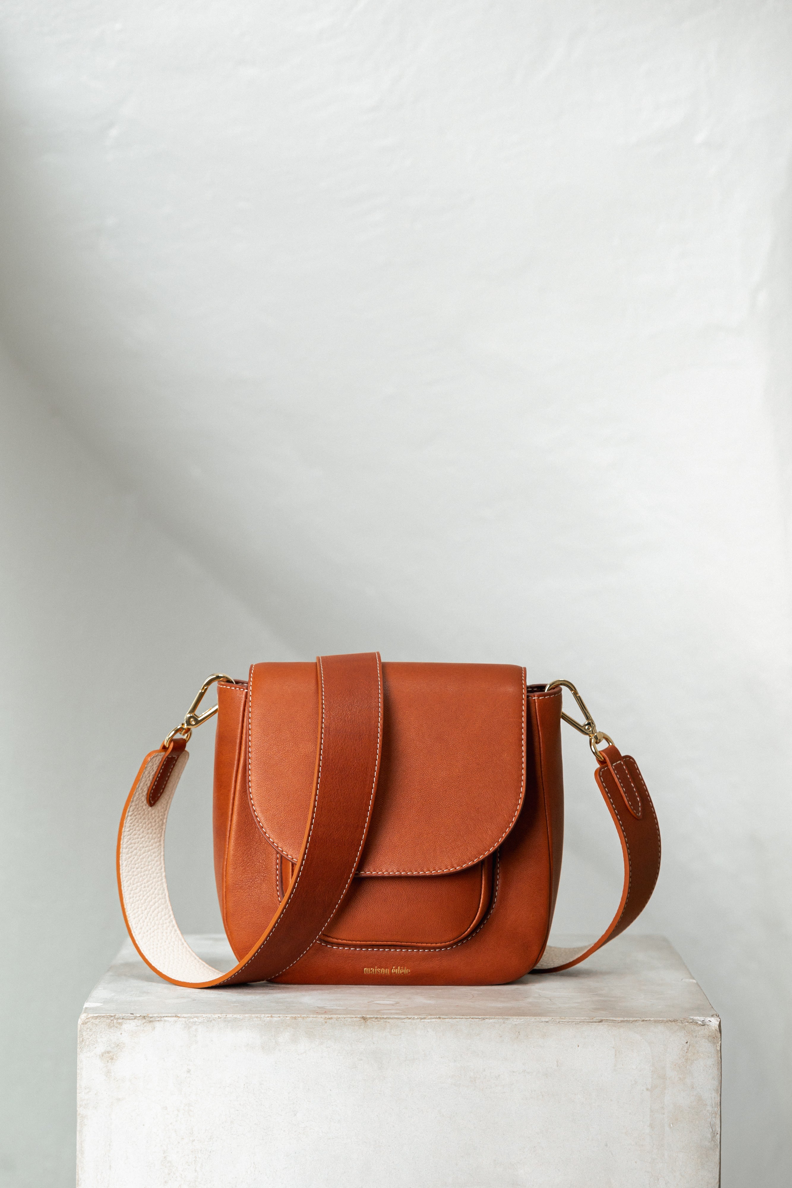 Édèle Camel, Bandoulière Large Camel et Iced Latte