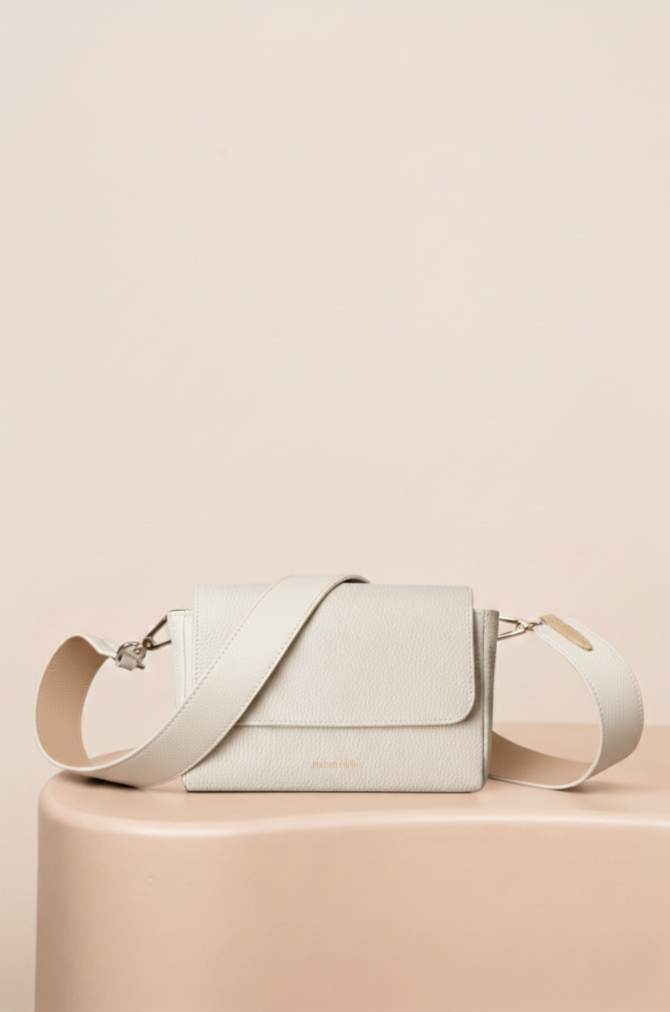 Iris Iced Latte, Wide Shoulder Bag Iced Latte and Iced Mocha