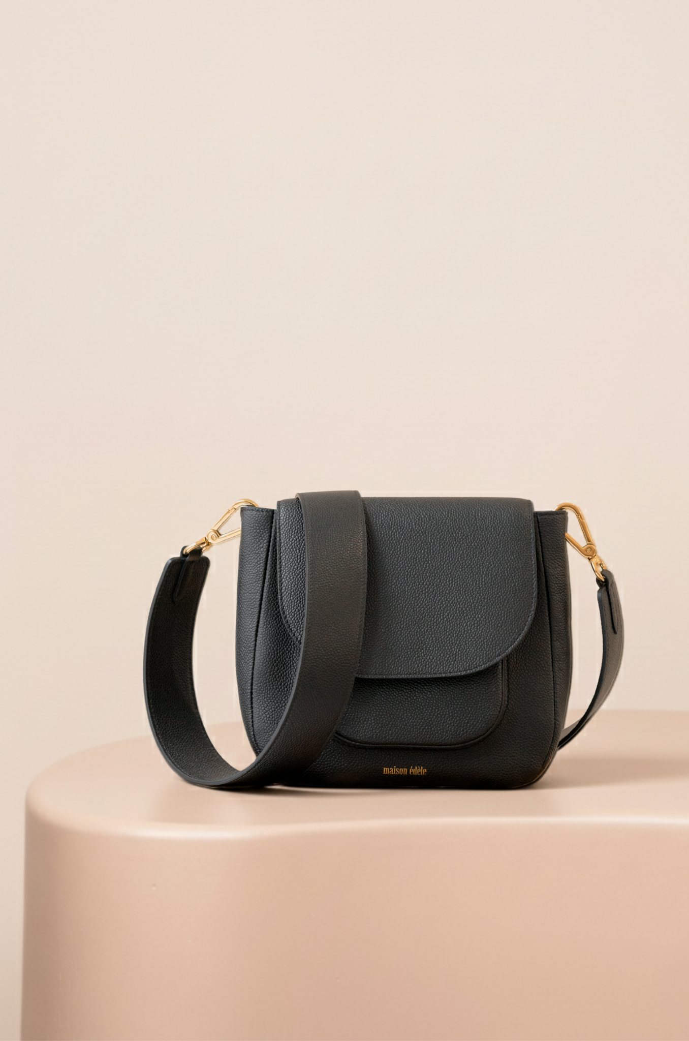 Black Caviar Edèle, Wide Black Caviar Shoulder Strap