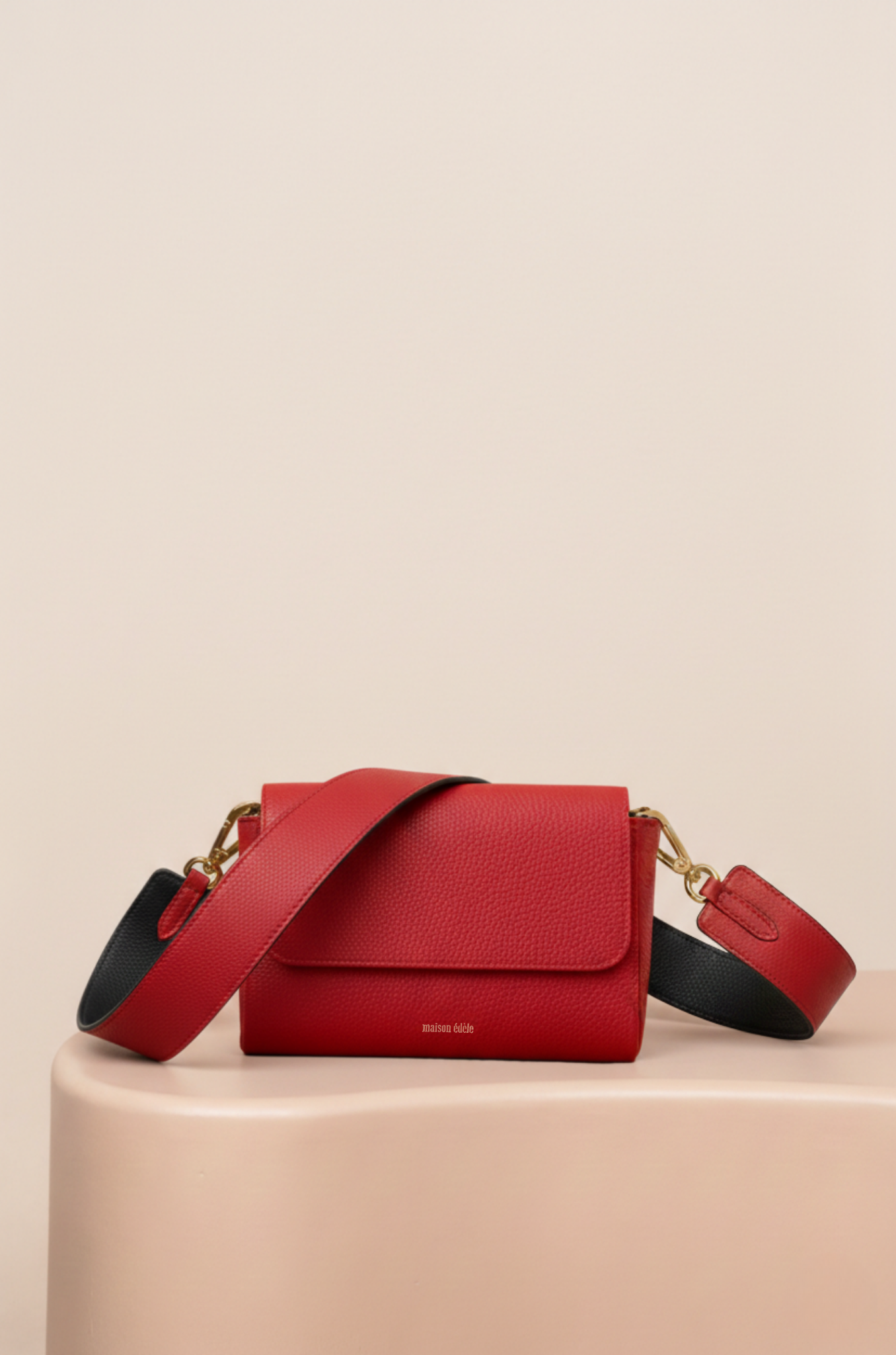 Iris Rouge Bisous, Bandoulière Large Rouge Bisous et Noir Caviar